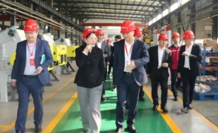 青島市委常委、組織部部長于玉一行到軟控考察調研